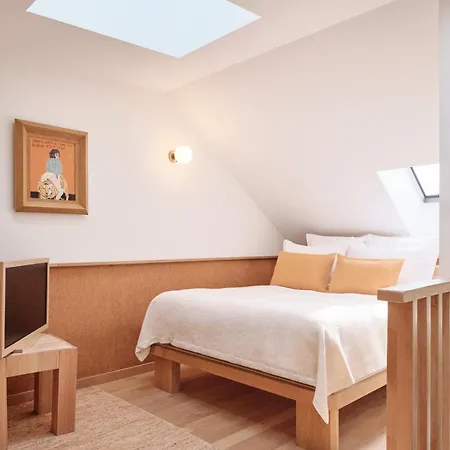 Elysee Montmartre Hotell 4*
