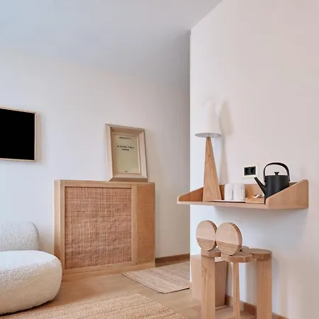 ホテル Elysee Montmartre 4*