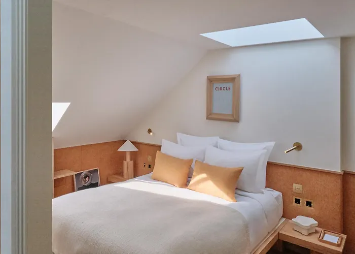 Elysee Montmartre Hotel Paris