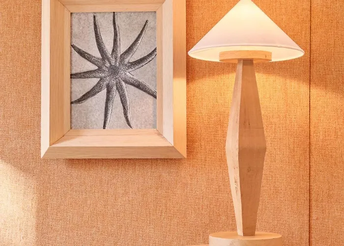 Elysee Montmartre Hotel