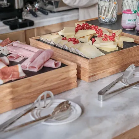 Hotel Elysée Montmartre Paris