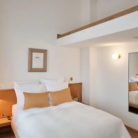 Elysee Montmartre Hotel